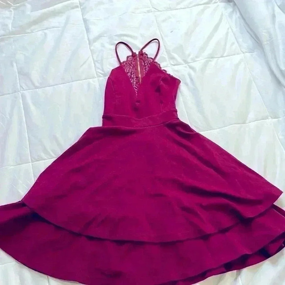 Windsor burgundy dress spaghetti strap layered bottom lace back size XS holiday - Picture 1 of 6
